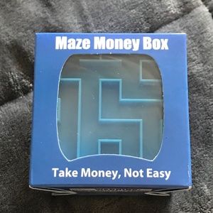 NWOT Trekbest Maze Money Box